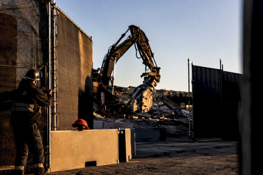 Controlled demolition site with acoustic screening