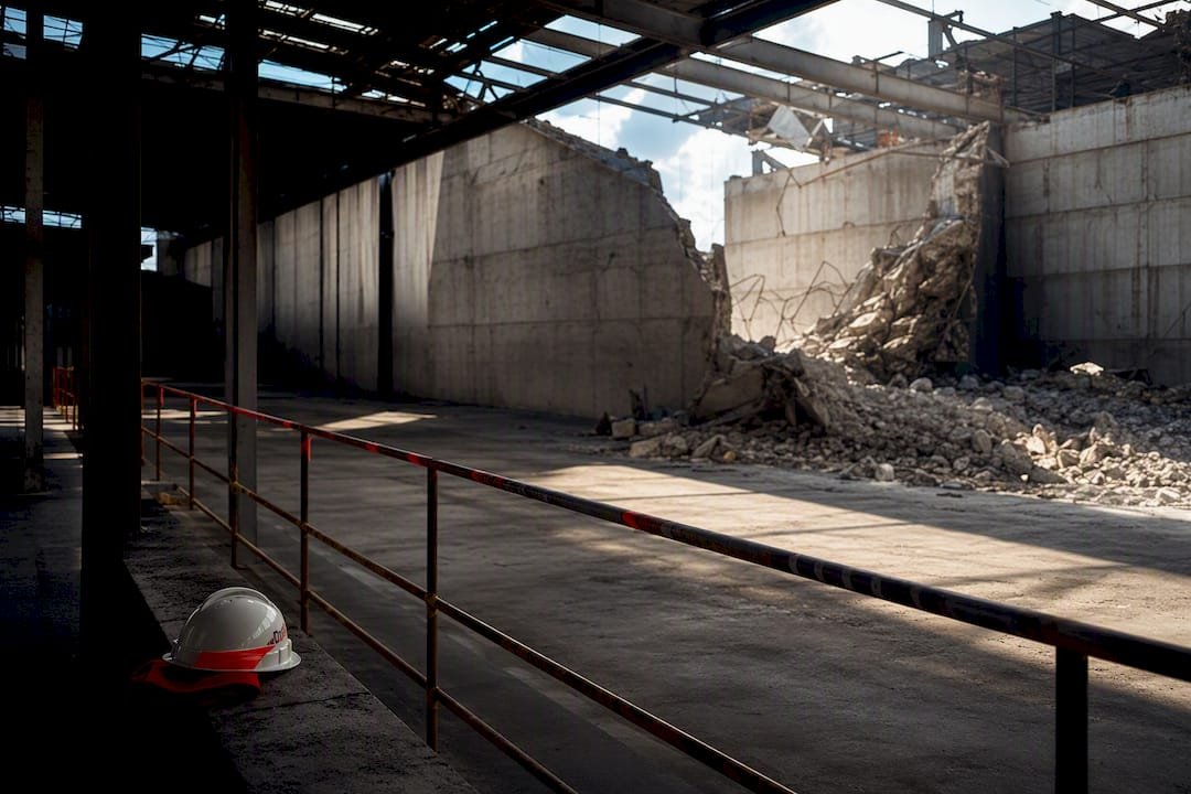 Unstable structure within emergency demolition exclusion zone