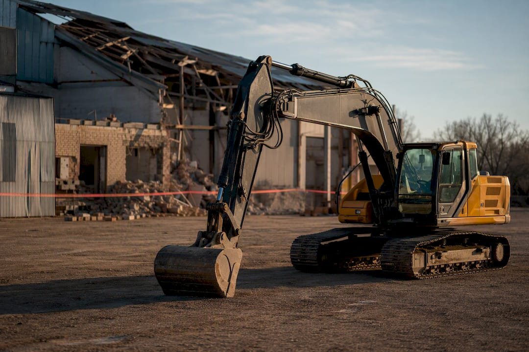 Excavator positioned outside collapse zone